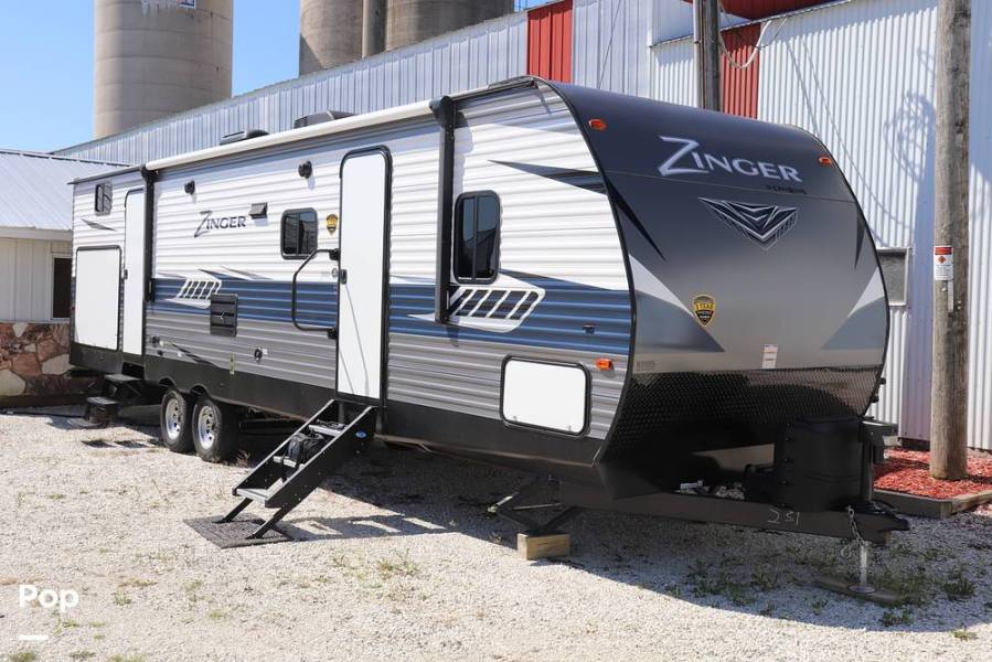 2019 CrossRoads Zinger 328SB, $ 29,900