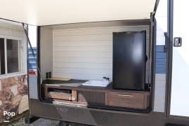 2019 CrossRoads Zinger 328SB, $ 29,900