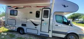 2009 Thor Motor Coach Freedom Elite 23S, $ 49,500