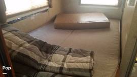 2009 Thor Motor Coach Freedom Elite 23S, $ 49,500