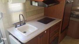 2009 Thor Motor Coach Freedom Elite 23S, $ 49,500