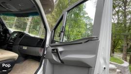 2015 Winnebago View 24J, $ 67,000