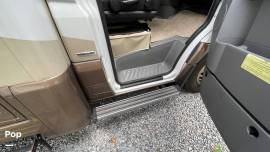 2015 Winnebago View 24J, $ 67,000