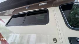 2015 Winnebago View 24J, $ 67,000