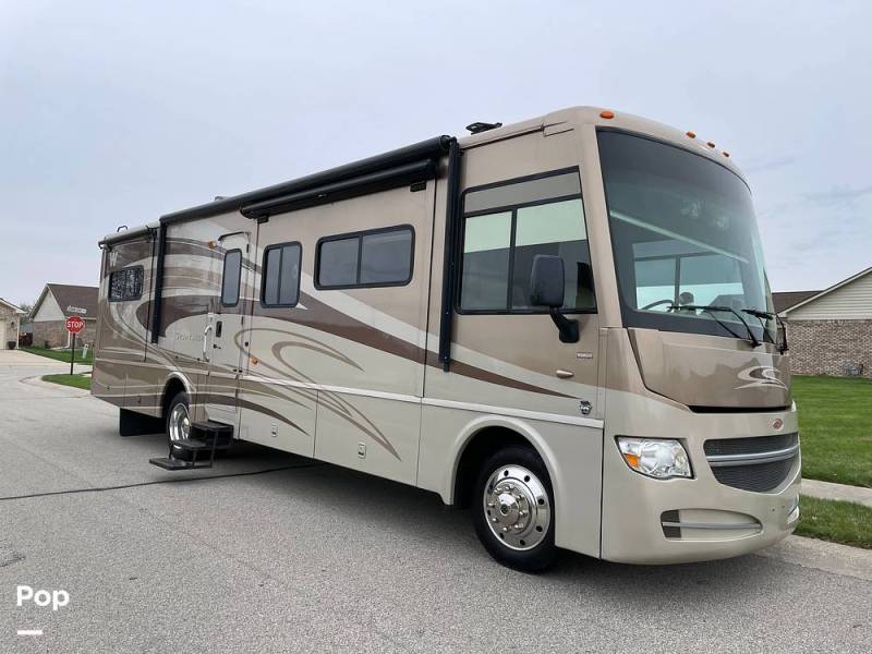 2012 Winnebago Sightseer 33C, $ 49,900