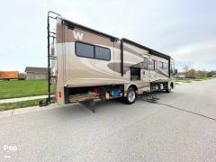 2012 Winnebago Sightseer 33C, $ 49,900