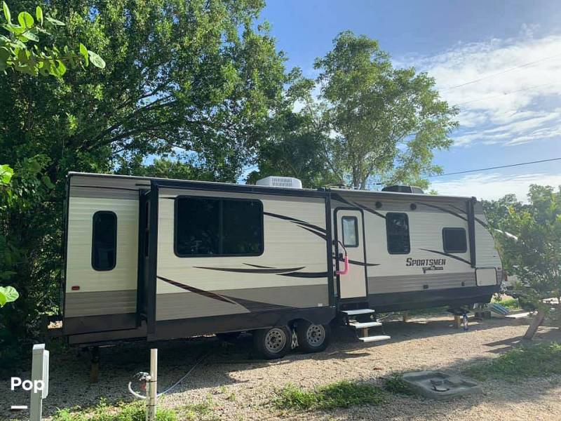 2017 KZ Sportsmen 322IK, $ 24,500