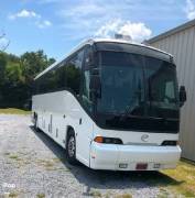 2000 Custom Conversion 4500 MCI 102, $ 55,000