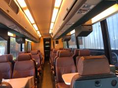 2000 Custom Conversion 4500 MCI 102, $ 55,000