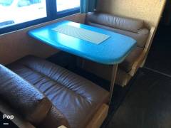 2000 Custom Conversion 4500 MCI 102, $ 55,000