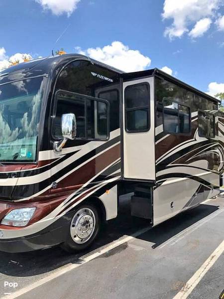 2011 Fleetwood Southwind 32VS, $ 52,000