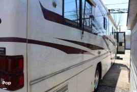 1999 Country Coach Intrigue 36' Slide, $ 38,900