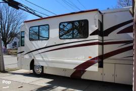 1999 Country Coach Intrigue 36' Slide, $ 38,900