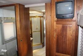 1999 Country Coach Intrigue 36' Slide, $ 38,900