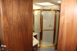 1999 Country Coach Intrigue 36' Slide, $ 38,900