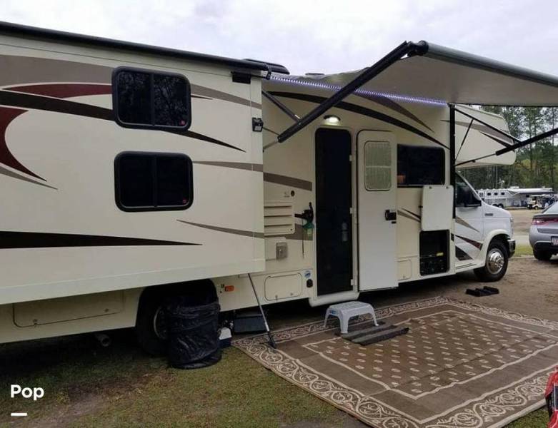 2017 Coachmen Freelander 31BH, $ 70,000