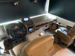 2015 Fleetwood Bounder 33 C, $ 65,000