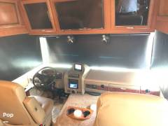2015 Fleetwood Bounder 33 C, $ 65,000