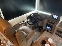 2015 Fleetwood Bounder 33 C, $ 65,000
