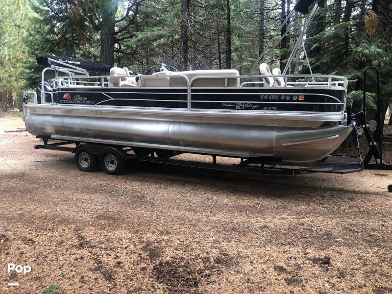 2016 Sun Tracker FISHIN' BARGE 24 DLX XP3, $ 42,250.00