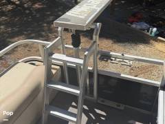 2016 Sun Tracker FISHIN' BARGE 24 DLX XP3, $ 42,250.00