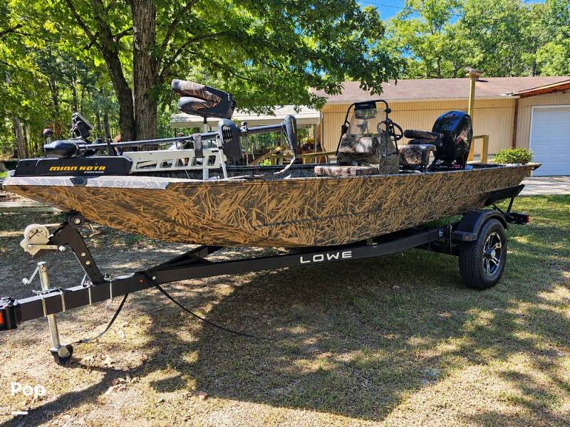 2022 Lowe Roughneck 2070 CC, $ 36,950.00