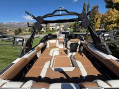 2021 Malibu M220, $ 150,000.00