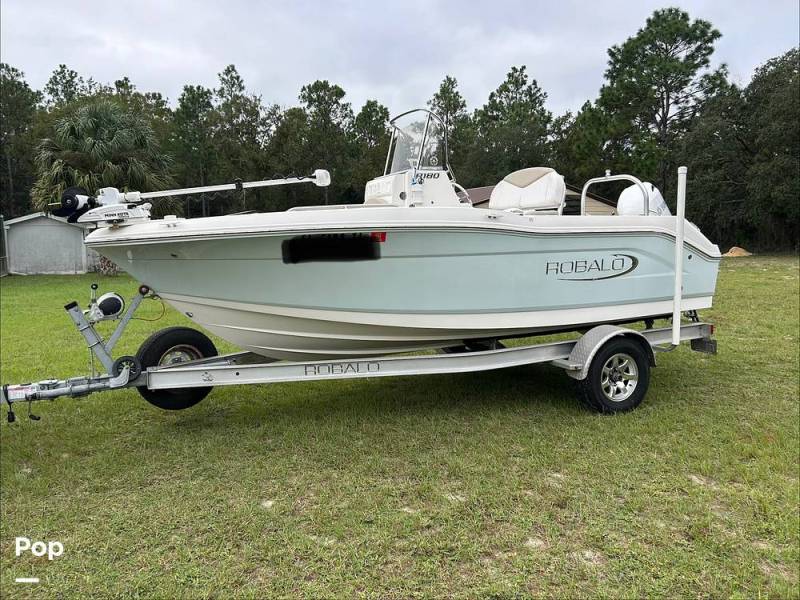 2019 Robalo R-180 CC, $ 37,000.00