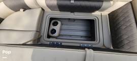 2021 Sun Tracker Party Barge 22 DLX, $ 31,900.00