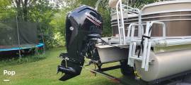 2021 Sun Tracker Party Barge 22 DLX, $ 31,900.00