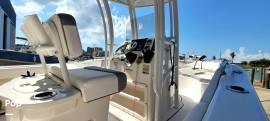 2022 Robalo R222, $ 79,500.00