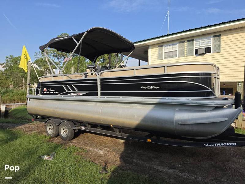 2021 Sun Tracker Party Barge 24 XP3, $ 50,500.00