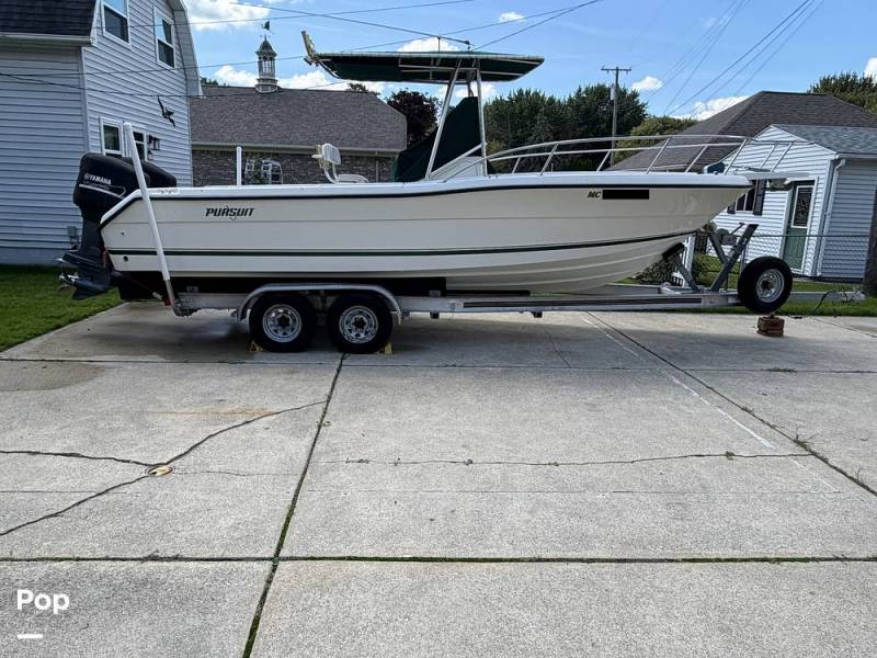 2000 Pursuit 2470 CC, $ 34,500.00