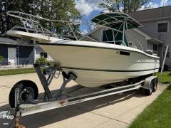 2000 Pursuit 2470 CC, $ 34,500.00