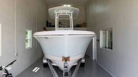 2020 Robalo R230 CC, $ 77,650.00