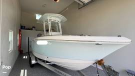 2020 Robalo R230 CC, $ 77,650.00