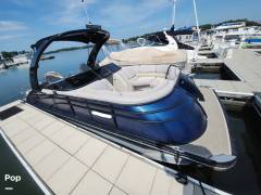 2015 Bennington 2372 QCW Sport Arch, $ 45,000.00
