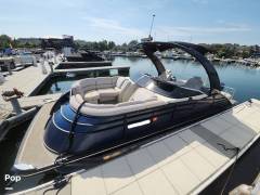 2015 Bennington 2372 QCW Sport Arch, $ 45,000.00