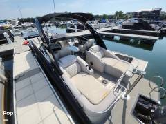 2015 Bennington 2372 QCW Sport Arch, $ 45,000.00