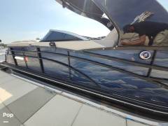 2015 Bennington 2372 QCW Sport Arch, $ 45,000.00