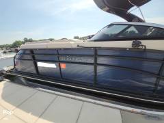 2015 Bennington 2372 QCW Sport Arch, $ 45,000.00