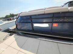 2015 Bennington 2372 QCW Sport Arch, $ 45,000.00