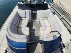2015 Bennington 2372 QCW Sport Arch, $ 45,000.00