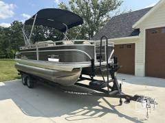 2025 Tracker Fishin' 20 Barge DLX, $ 32,000.00