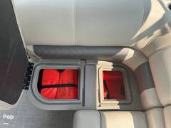 2025 Tracker Fishin' 20 Barge DLX, $ 32,000.00