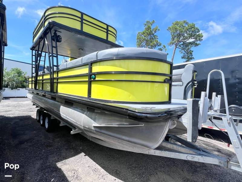 2024 Custom Craft 29 Double Decker, $ 54,000.00