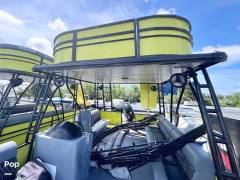 2024 Custom Craft 29 Double Decker, $ 54,000.00