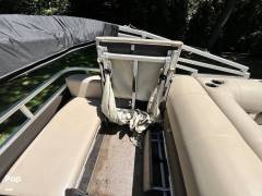 2021 Sun Tracker Party Barge 22 RF DLX, $ 36,700.00