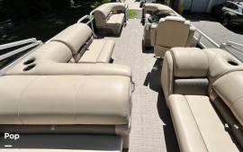 2021 Sun Tracker Party Barge 22 RF DLX, $ 36,700.00