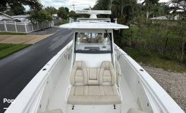 2018 Everglades 335CC, $ 240,900.00